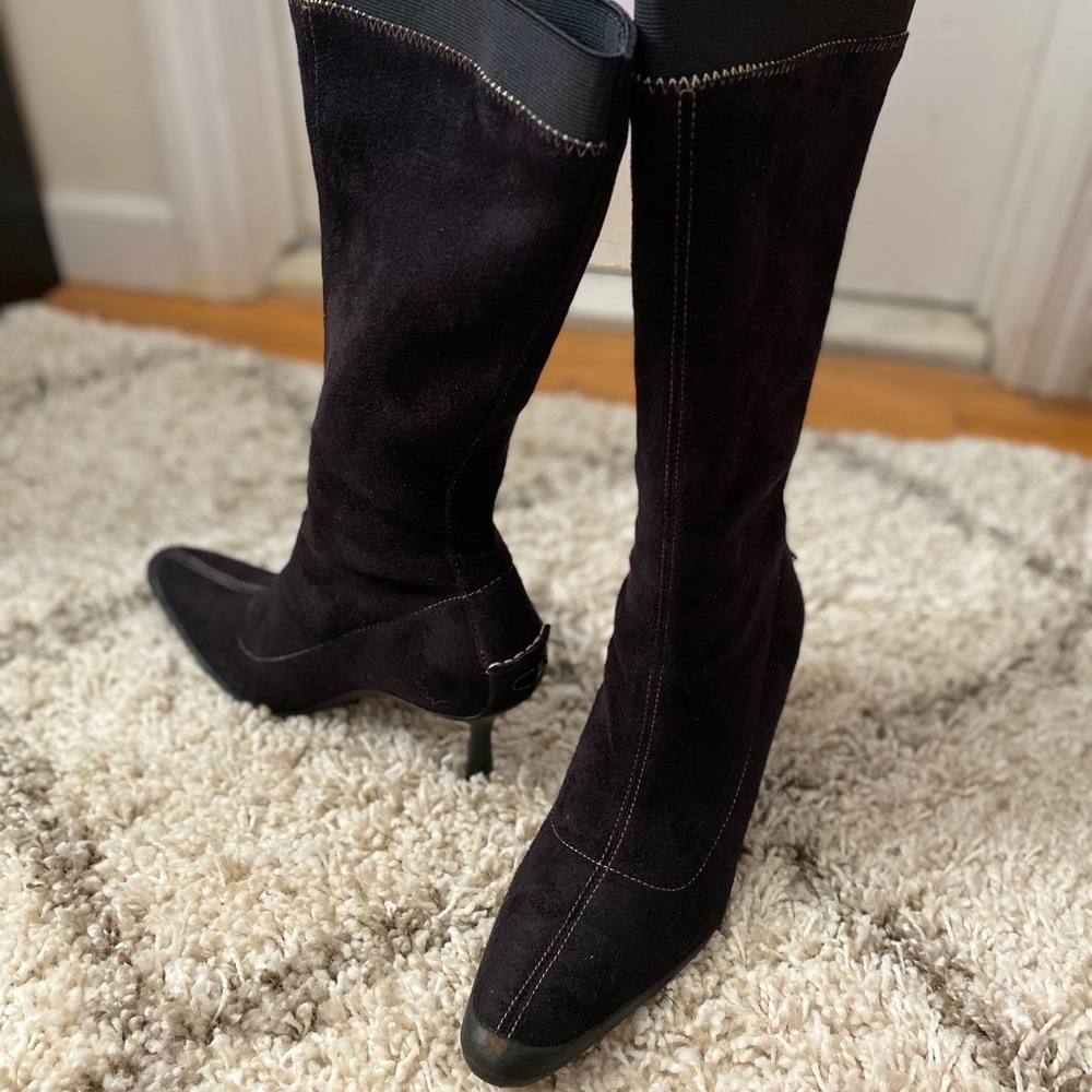 PreOwned-Vintage Suade Anne Klein Boots. Size 6